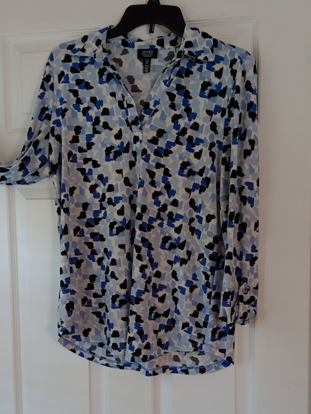 Jones New York Abstract Blue and Black Button-Front Blouse